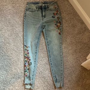 Wonderly embroidered jeans